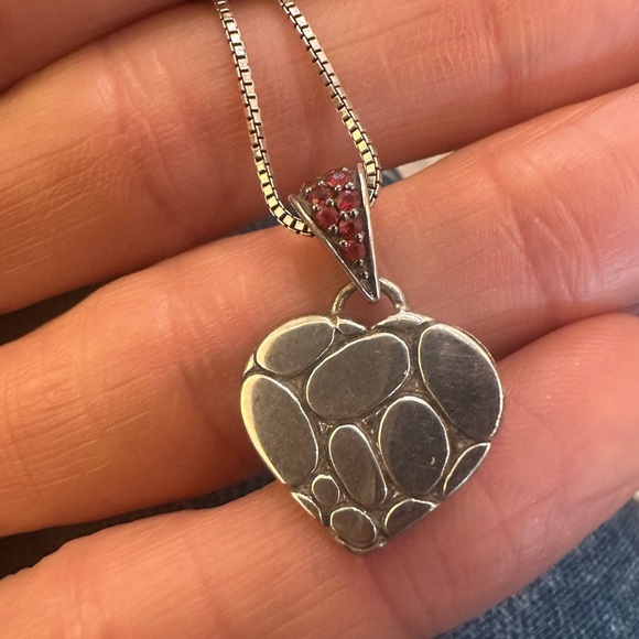 JOHN HARDY Signature Dot Heart Silver Pendant Necklace w/Garnet Embellishment - Picture 6 of 11